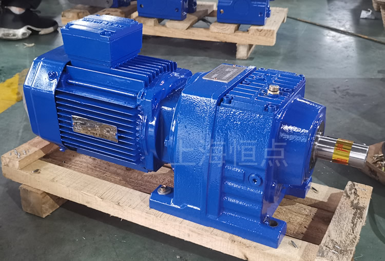 R47系列減速機配電機，藍色油漆實物照片