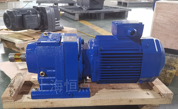 R47系列減速機配電機，藍色油漆實物照片