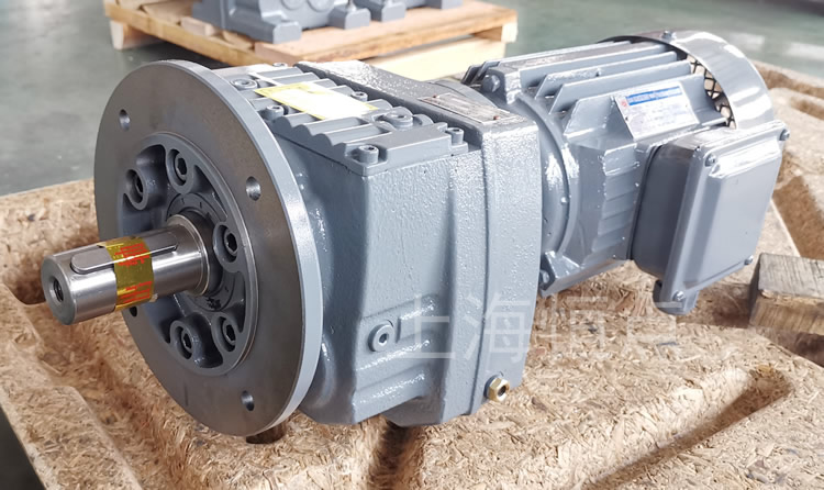 RF57減速機 輸入配電機 輸出單軸+法蘭 立式安裝 實物照片