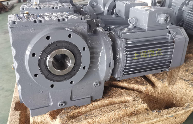 SA77系列減速機輸入配電機，輸出通孔，常用件實物圖