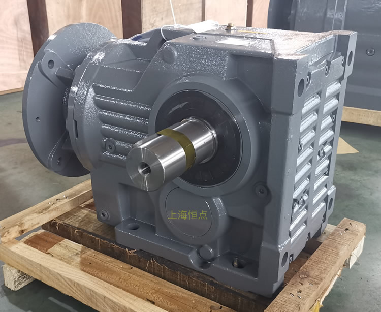 K97減速機，輸入配電機法蘭端蓋，右輸出單軸，實物圖如下